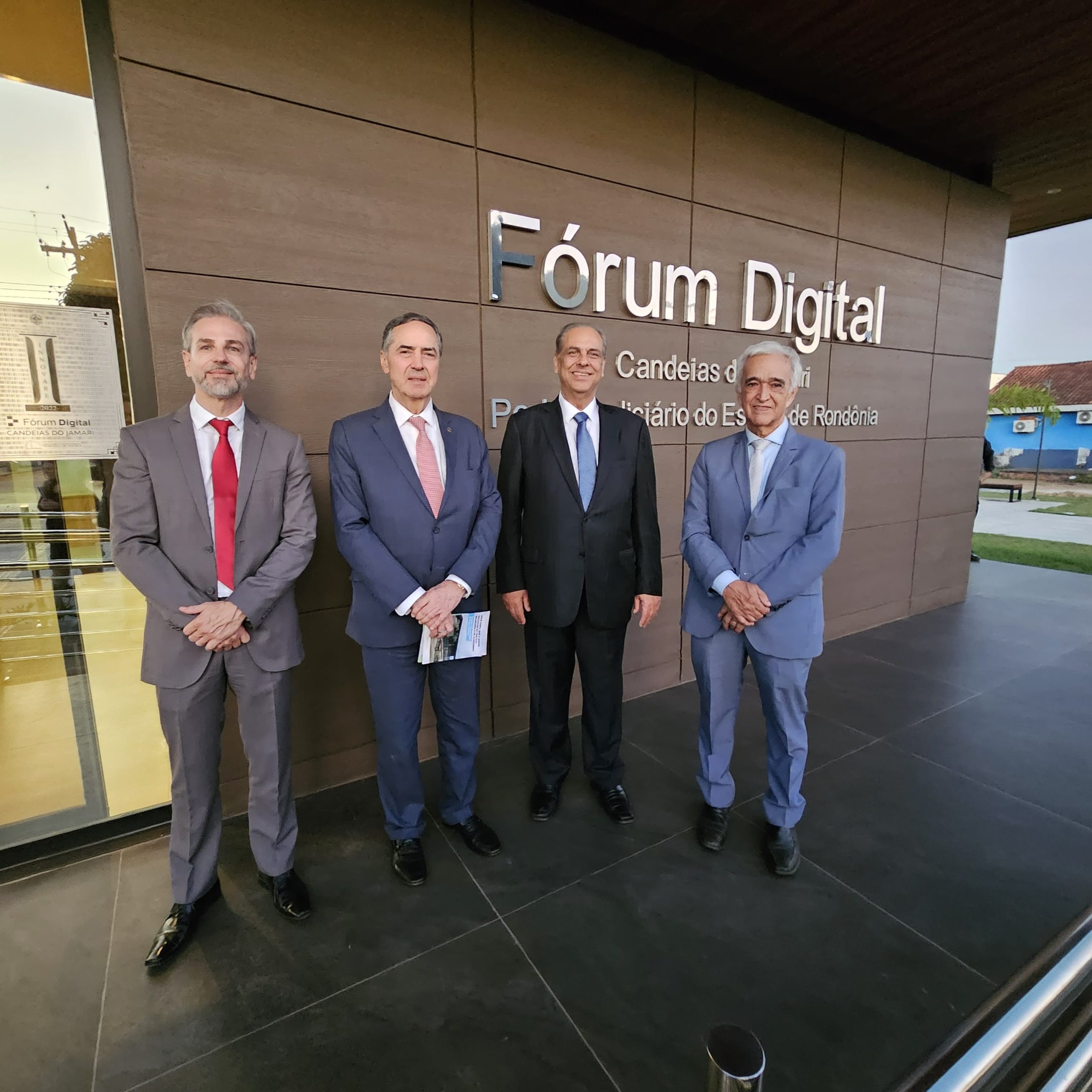 Ministro Barroso visita Fórum Digital de Rondônia e segue para Humaitá