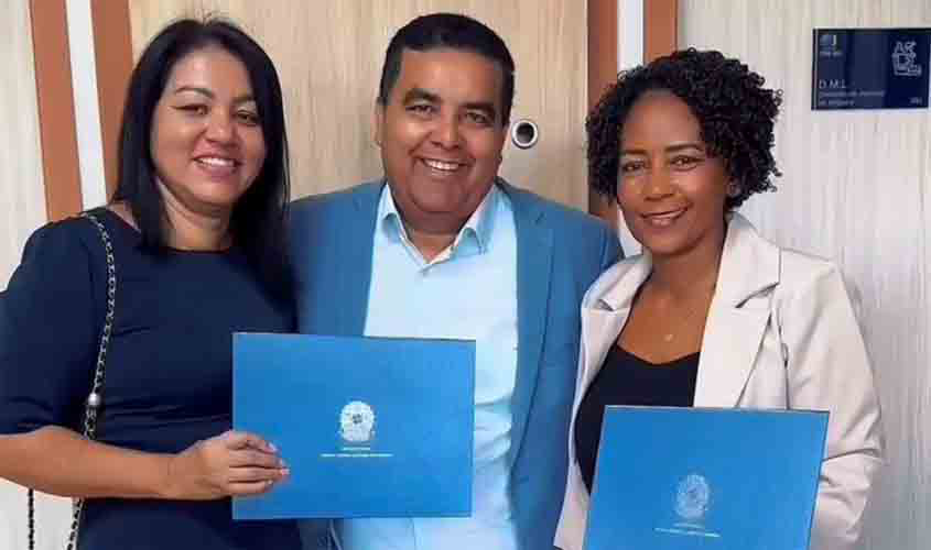 Prefeito Lindomar Garçon e vice professora Edinéia de Brito assumem em Candeias do Jamari