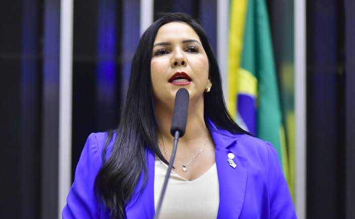 Deputada Cristiane Lopes é cobrada por posicionamento sobre veto ao PL 6064/23