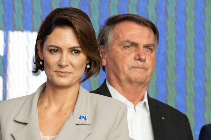 Michelle Bolsonaro representará Jair Bolsonaro na posse de Trump após decisão de Moraes bloquear a viagem